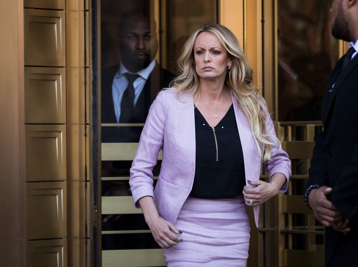 stormy-daniels-said-she-felt-“proud”-to-face-donald-trump-in-court,-but-fears-violence-from-his-followers