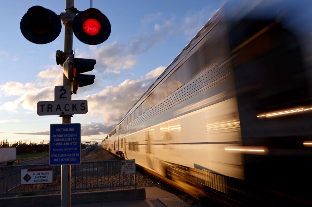 25-car-train-derails-in-montana-spilling-unidentified-substance