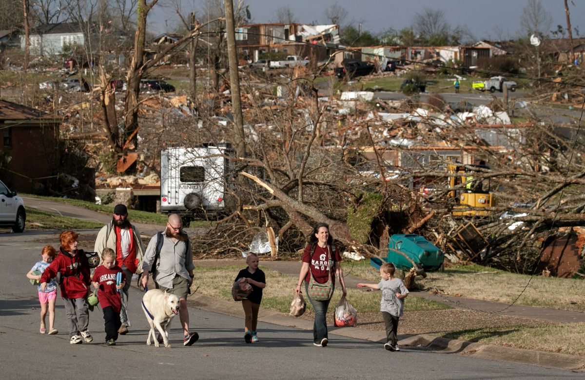 death-toll-rises-to-29-after-tornadoes-hit-southern-and-midwestern-united-states