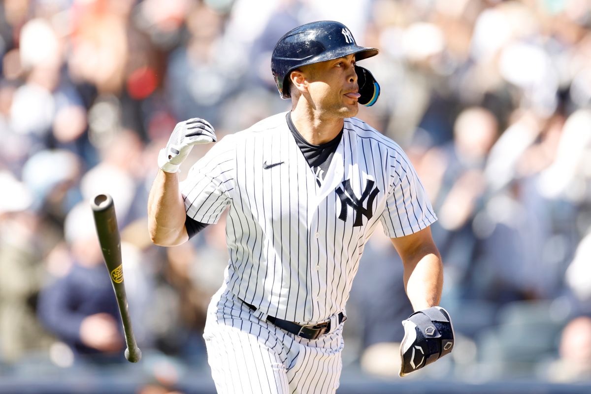 giancarlo-stanton-led-the-yankees-to-a-victory-over-the-giants-with-a-huge-home-run-of-almost-500-feet-[video]