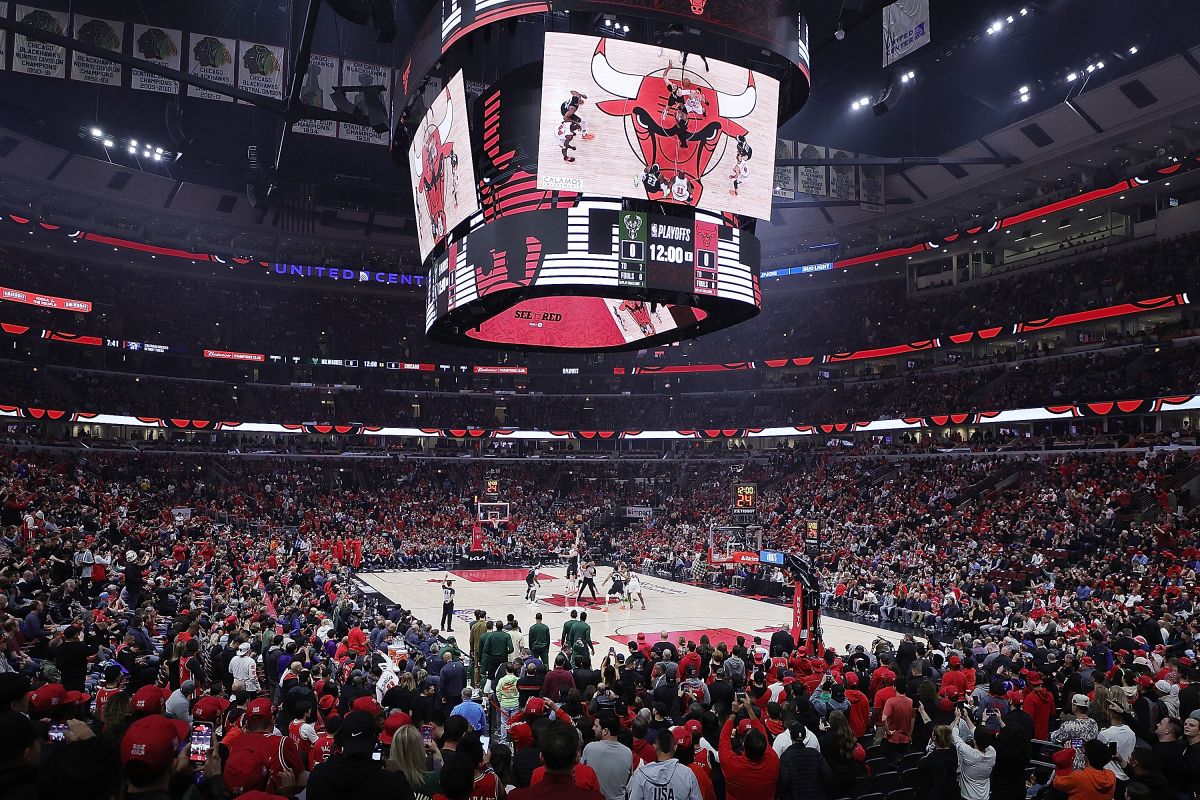 they-spread-videos-of-a-stripper-doing-a-private-dance-during-the-match-between-chicago-bulls-vs.-los-angeles-lakers