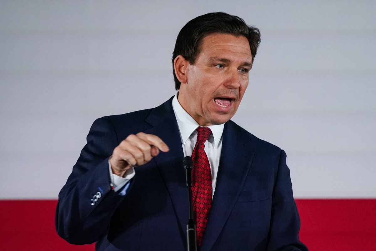 ron-desantis-signs-law-to-allow-illegal-carrying-of-guns-in-florida