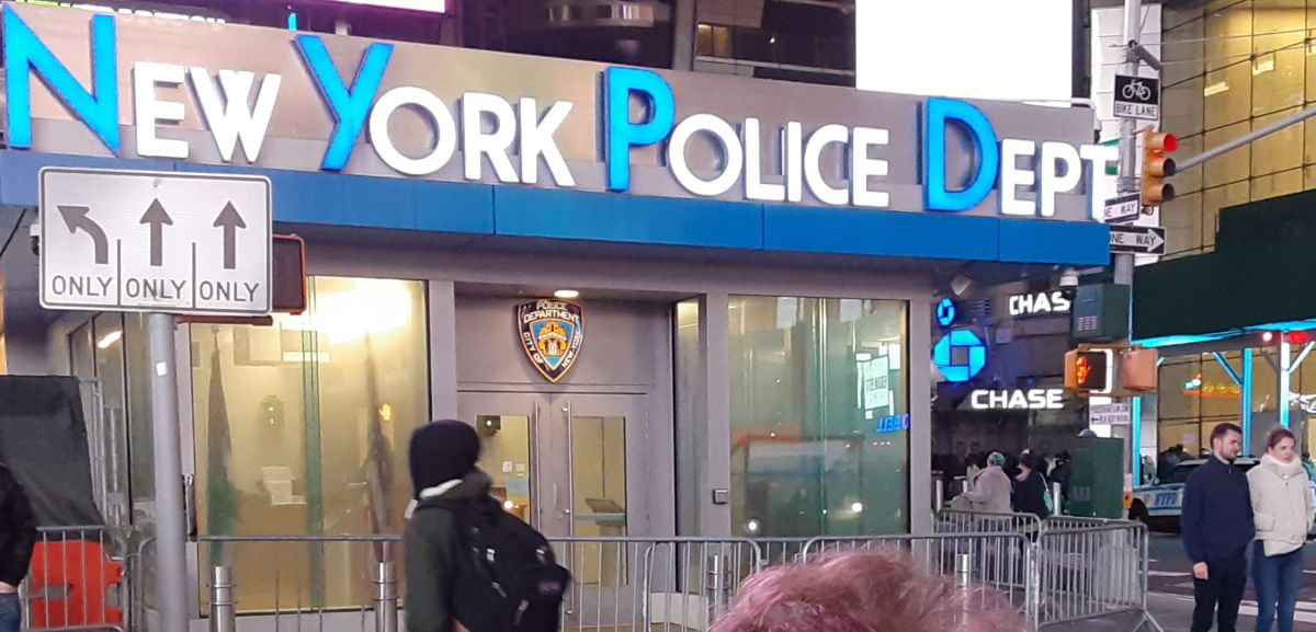 man-recently-arrested-for-domestic-violence-found-dead-in-times-square,-new-york