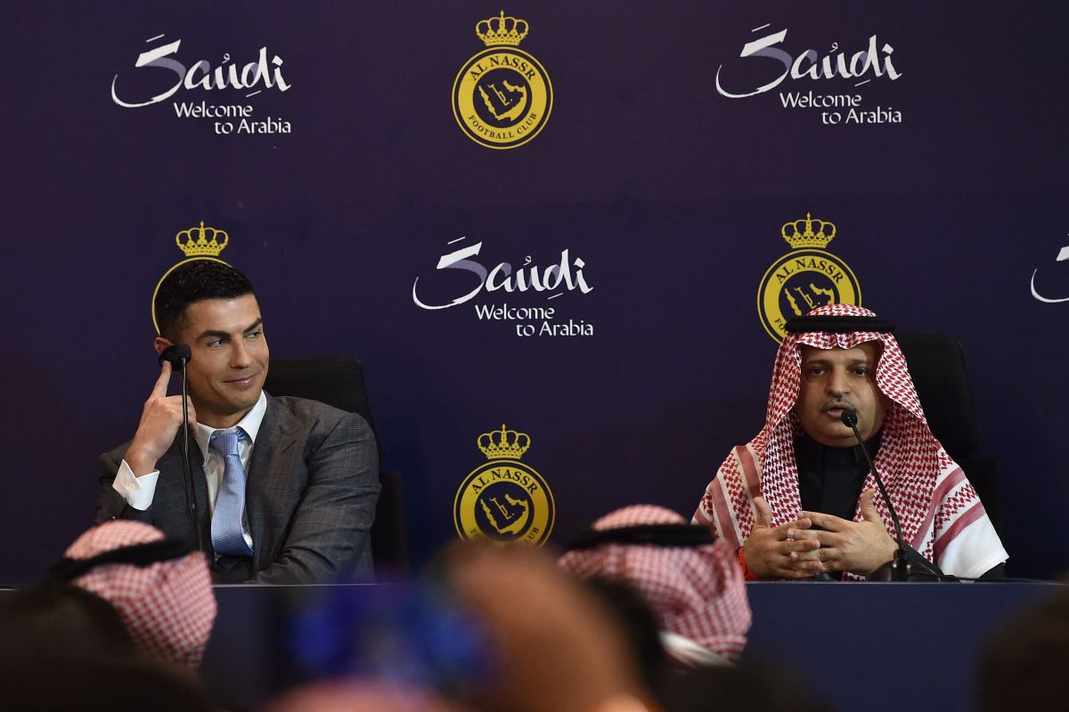 president-of-al-nassr-surprises-cristiano-ronaldo-and-assures-that-his-signing-was-“a-scam”