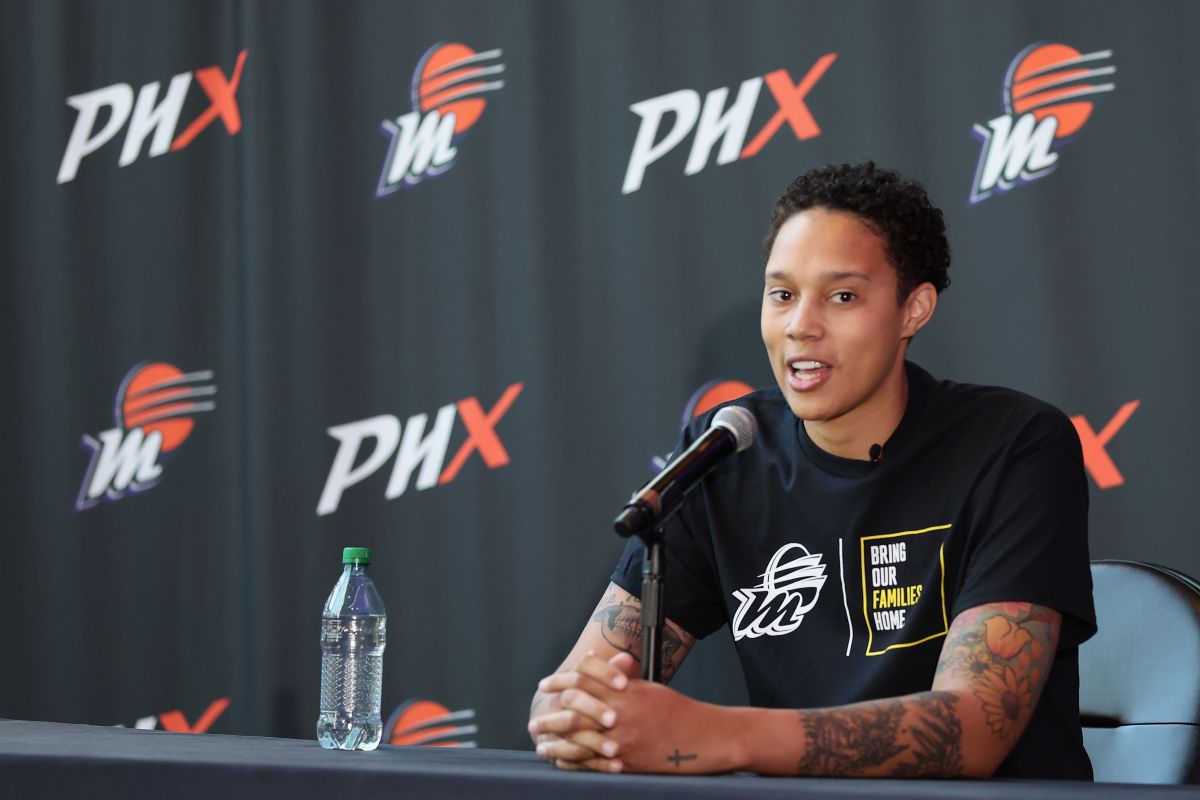 wnba-star-brittney-griner-vows-to-continue-working-for-the-freedom-of-americans-imprisoned-abroad