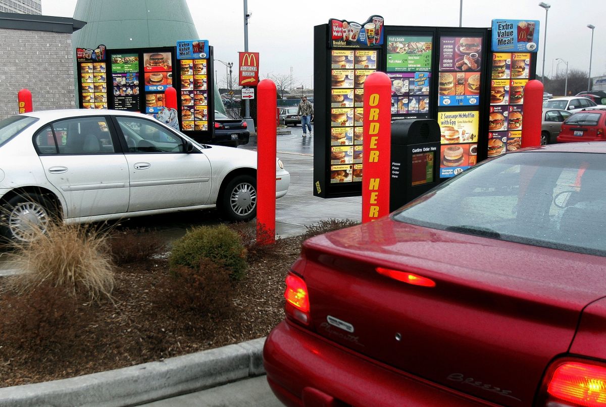 woman-is-arrested-for-passing-out-in-her-vehicle-while-driving-through-a-mcdonald's-drive-thru:-she-was-high