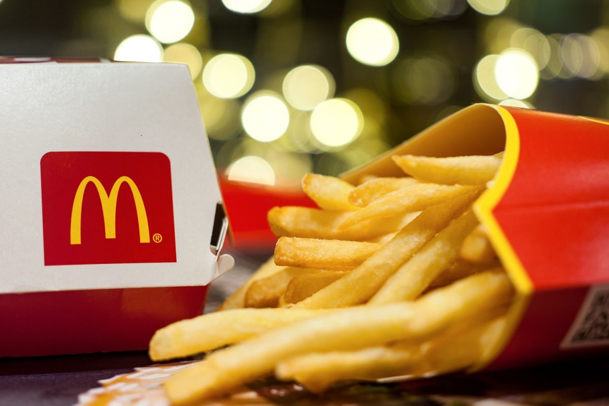 couple-finds-mcdonald's-fries-on-bathroom-wall-preserved-after-63-years