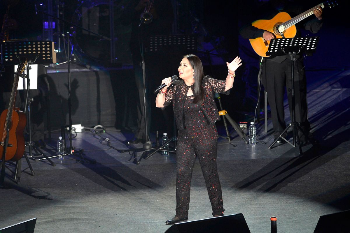 ana-gabriel-dedicated-a-few-words-to-yailin-“la-mas-viral”-and-she-burst-into-tears-during-the-show