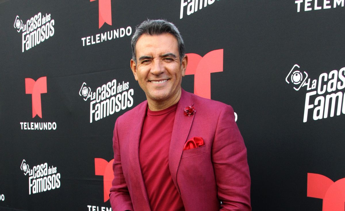 hector-sandarti-announces-a-new-work-project-outside-of-telemundo