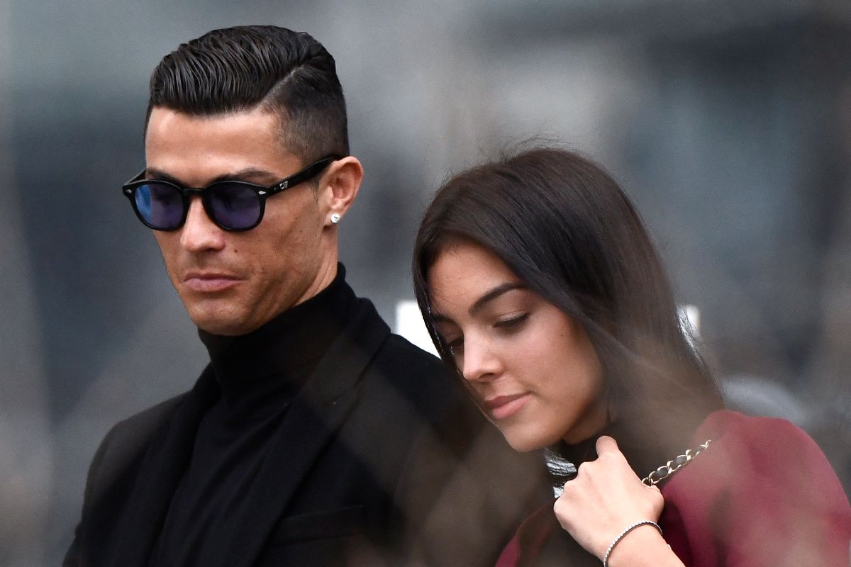 “salud-por-el-amor”:-cristiano-ronaldo-responds-to-the-rumors-with-a-romantic-photo-with-georgina-rodriguez