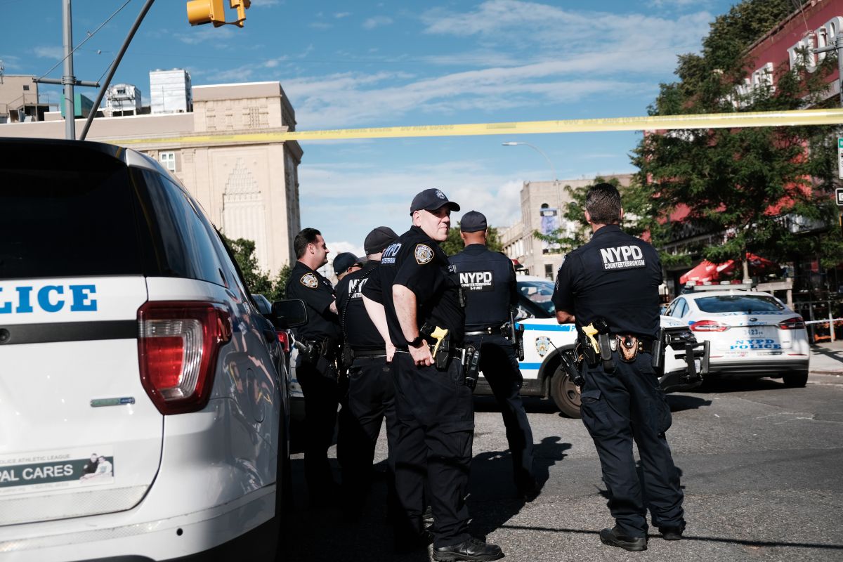 new-jersey-couple-arrested-after-driving-into-police-patrol-car-and-threatening-to-kill-officers