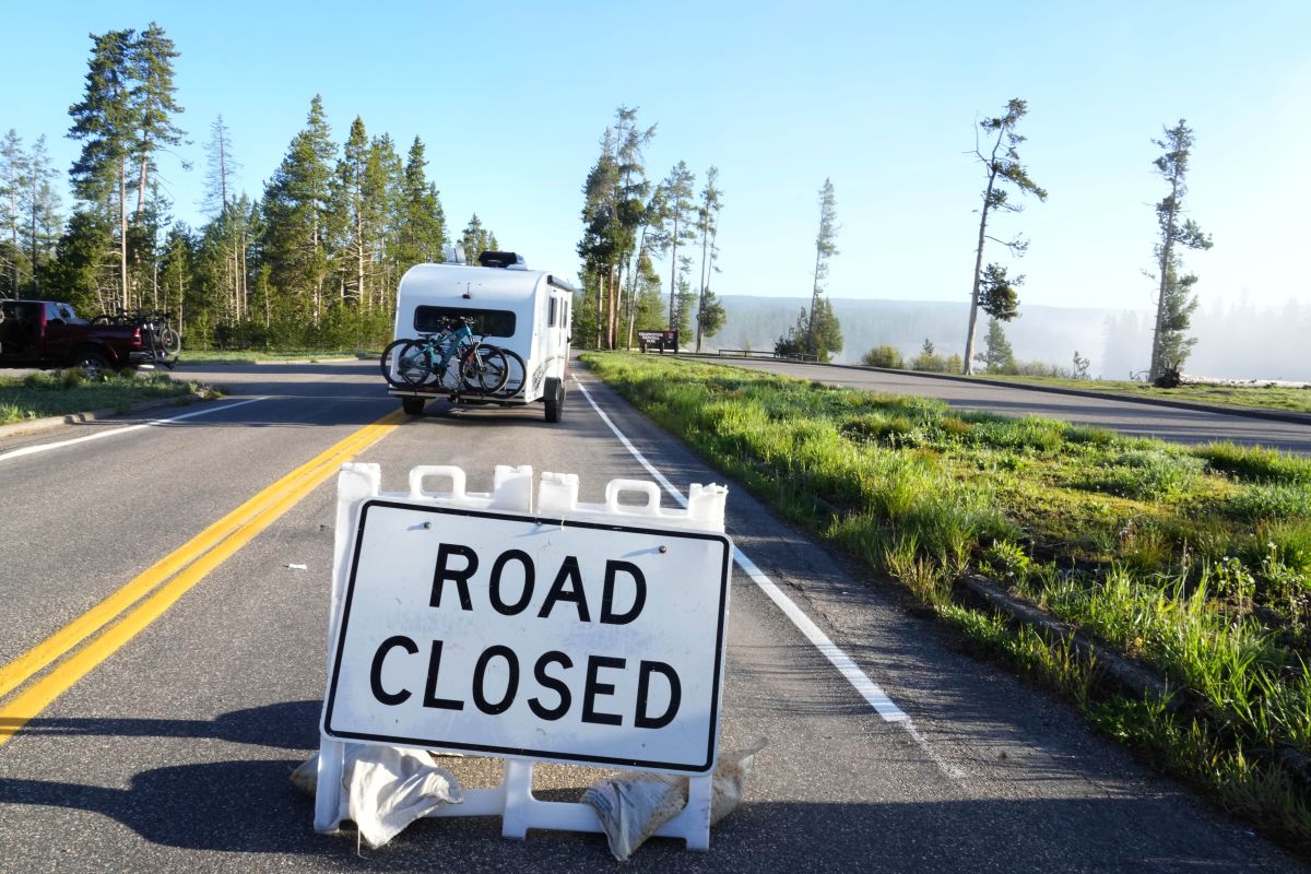 rangers-find-a-dead-woman-in-a-car-in-yellowstone-national-park