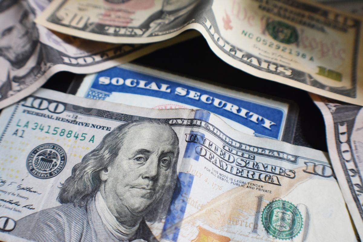 social-security-will-send-direct-payments-of-$914-on-june-1-to-eligible-people