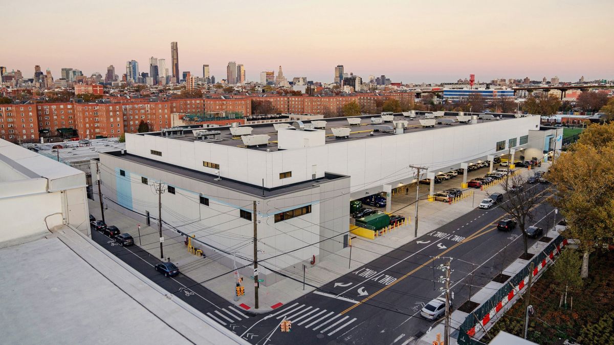 how-amazon's-huge-warehouses-are-affecting-a-vulnerable-brooklyn-neighborhood