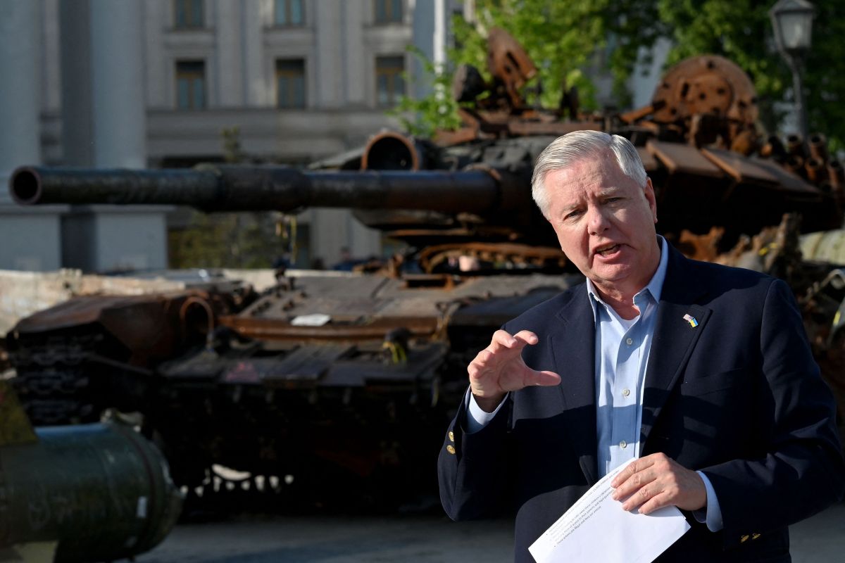 russia-issues-arrest-warrant-for-sen.-lindsey-graham-over-ukraine-war-comments