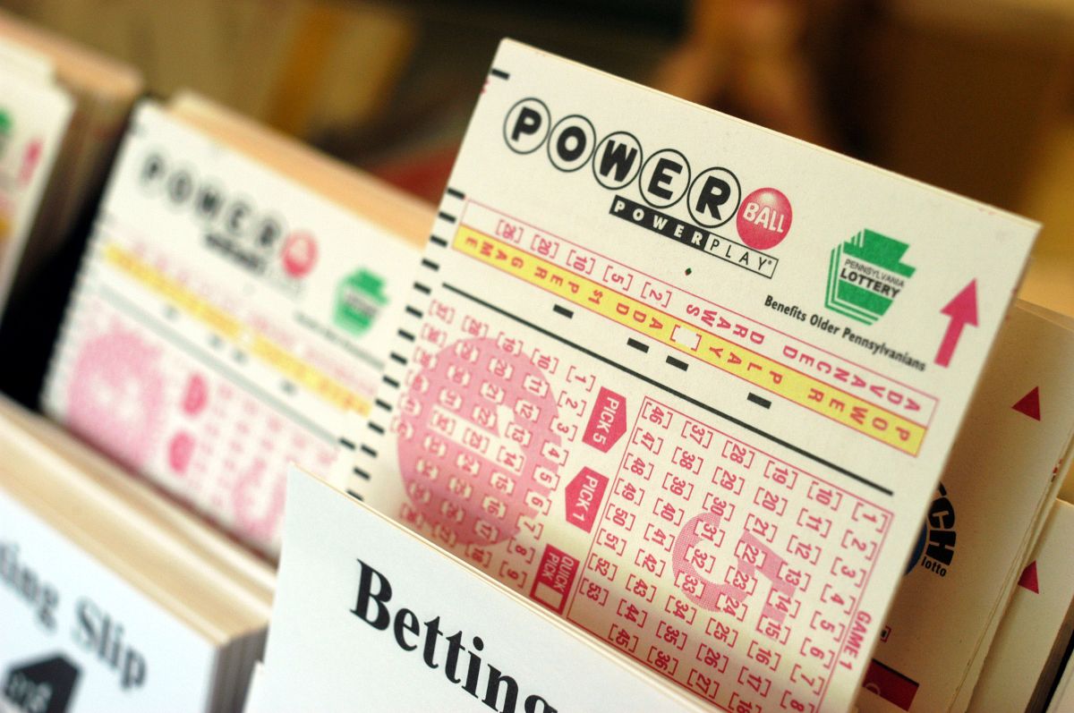 they-threaten-one-of-the-defendants-in-the-case-of-alleged-theft-of-the-winning-ticket-of-the-$-2,000-million-powerball-in-california