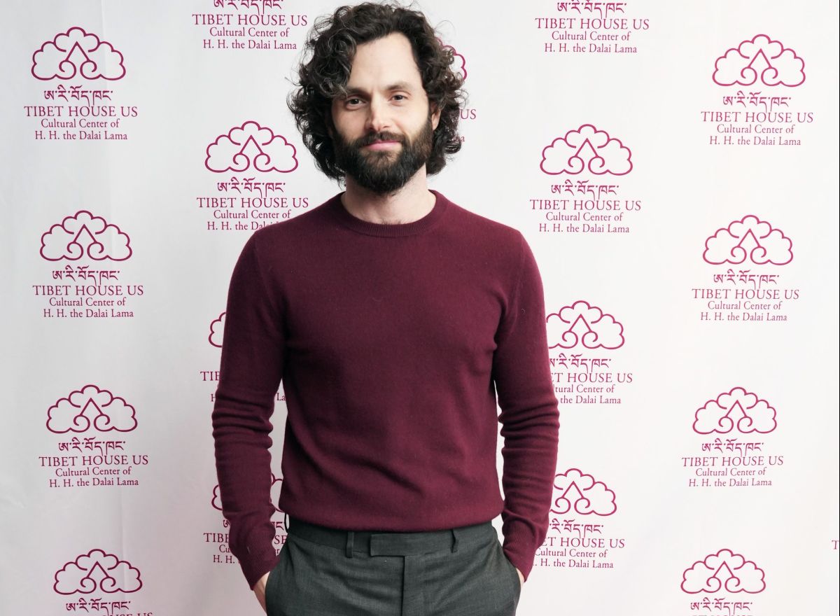 penn-badgley-asks-for-$1.7-million-for-a-house-in-the-catskills,-new-york