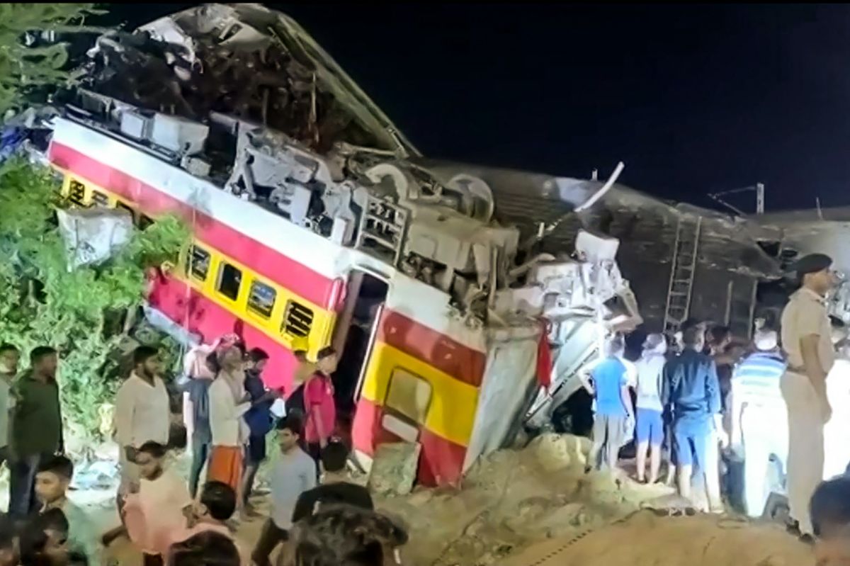 the-number-of-dead-and-900-injured-after-a-train-accident-in-india-rises-to-207