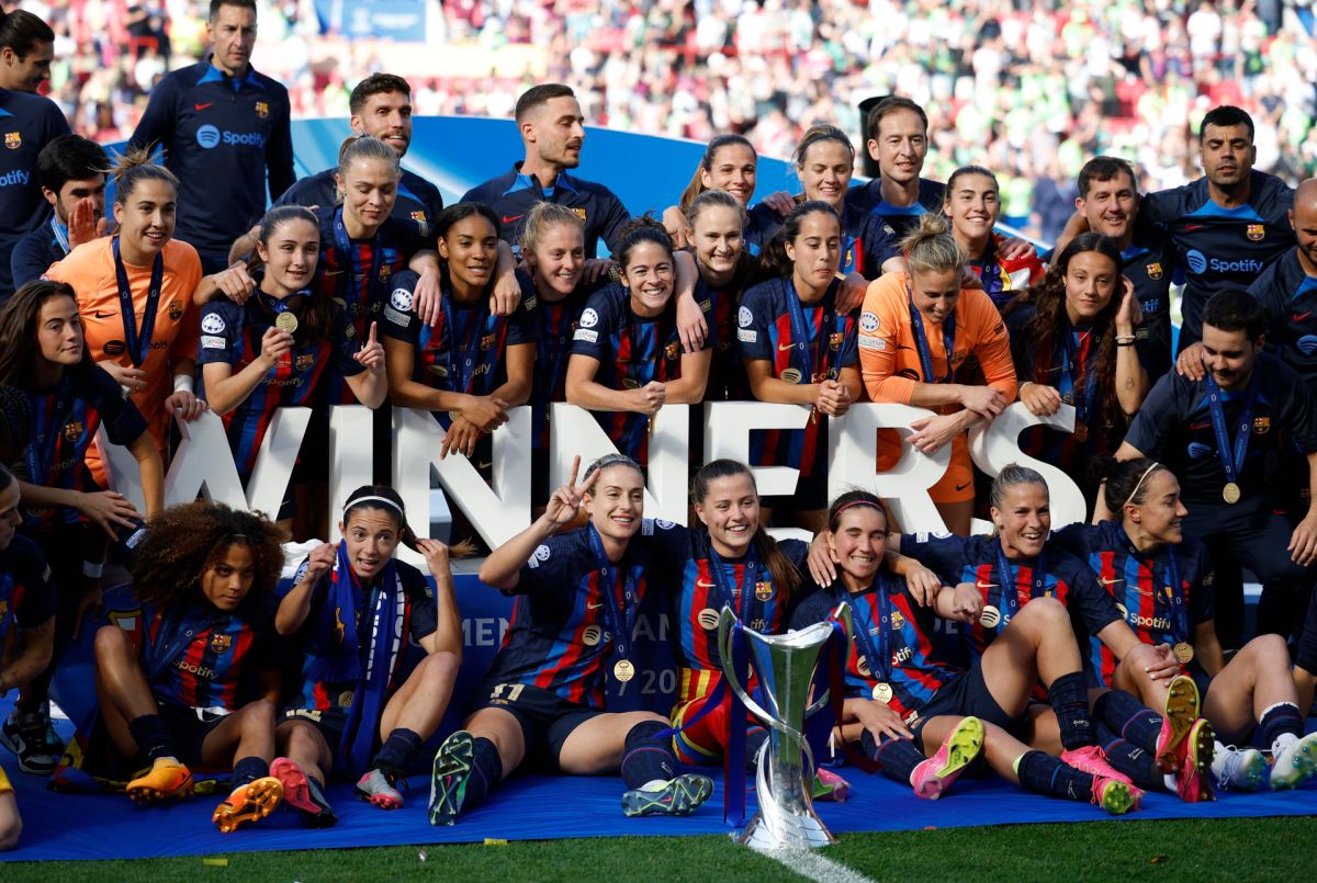 the-fc-barcelona-women's-team-is-crowned-european-champion-and-achieves-what-the-men's-team-has-not-been-able-to-do-since-2015-[video]