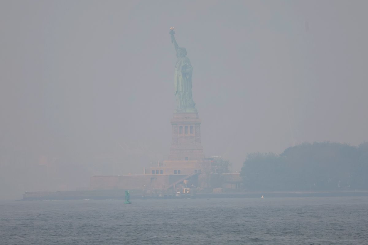 ny-authorities-warn-of-possible-orange-smoke-from-canada-between-today-and-tomorrow-due-to-more-forest-fires