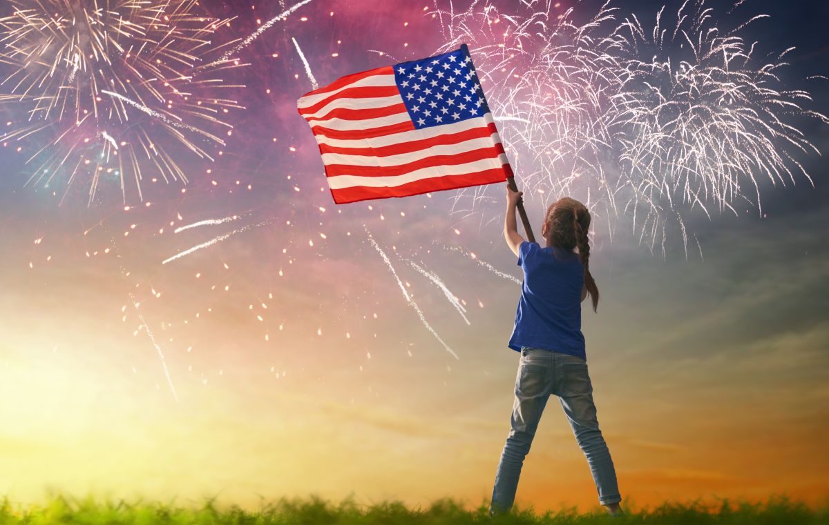 they-prepare-a-great-fireworks-celebration-for-the-4th-of-july-party-in-jones-beach