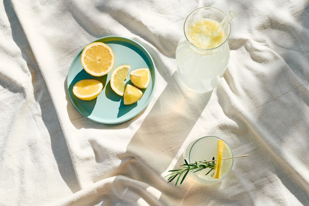 reactivate-your-body-by-drinking-water-with-lemon-in-the-morning