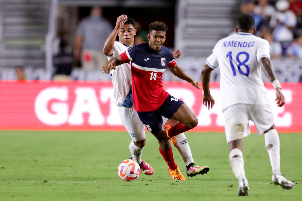 several-cuban-soccer-players-leave-the-national-team-after-their-debut-in-the-gold-cup-[photos]