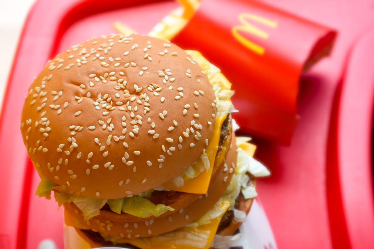 mcdonald's-customer-complains-that-he-was-served-a-completely-raw-hamburger