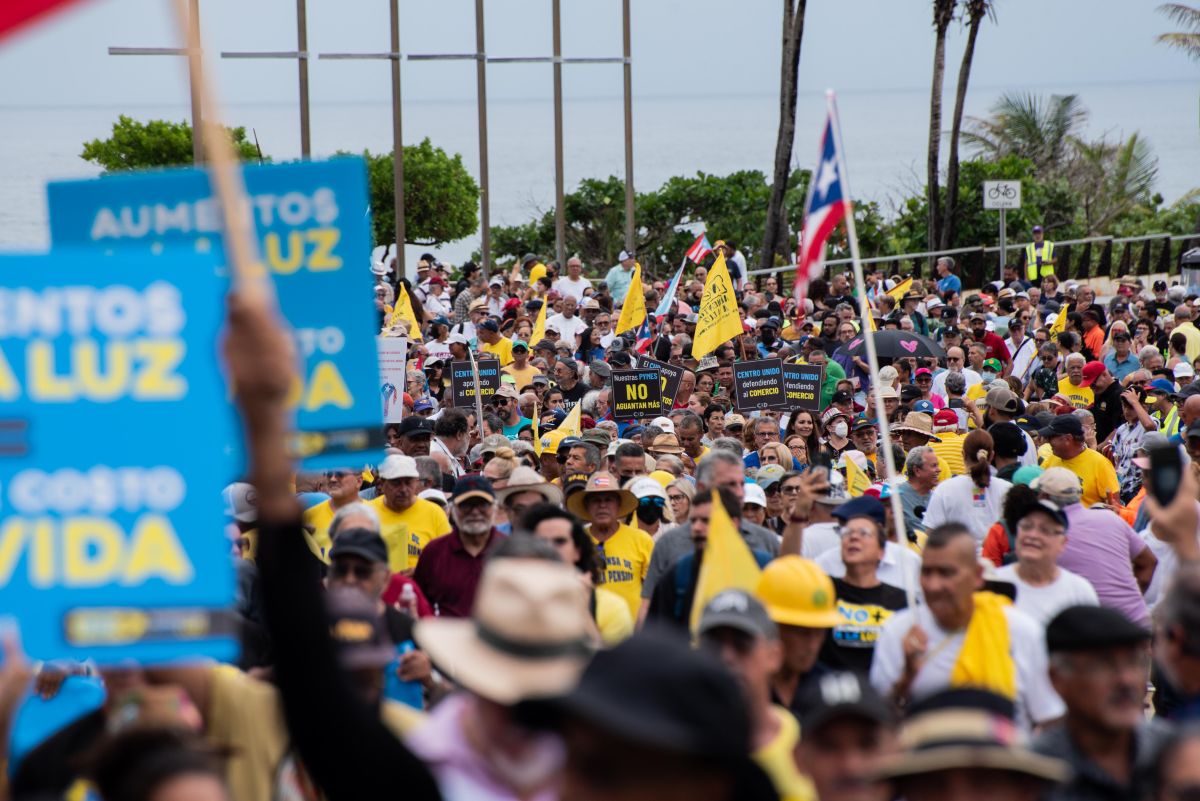 raul-grijalva-ends-visit-to-puerto-rico-to-examine-post-hurricane-reconstruction;-reveals-that-bill-2757-to-resolve-status-on-the-island-has-no-chance-in-the-house-of-representatives