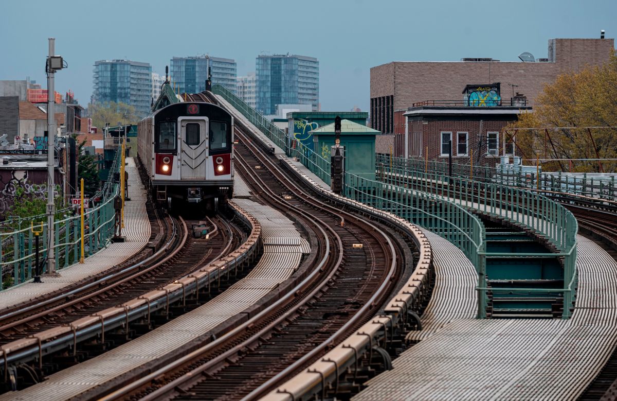 another-minor-dies-after-falling-from-a-train-while-“surfing”;-incident-was-reported-in-queens