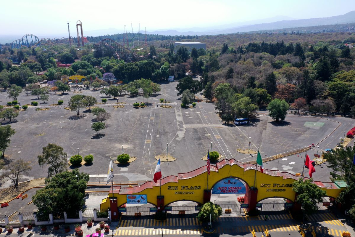 video:-users-get-trapped-in-a-six-flags-ride-in-mexico-city