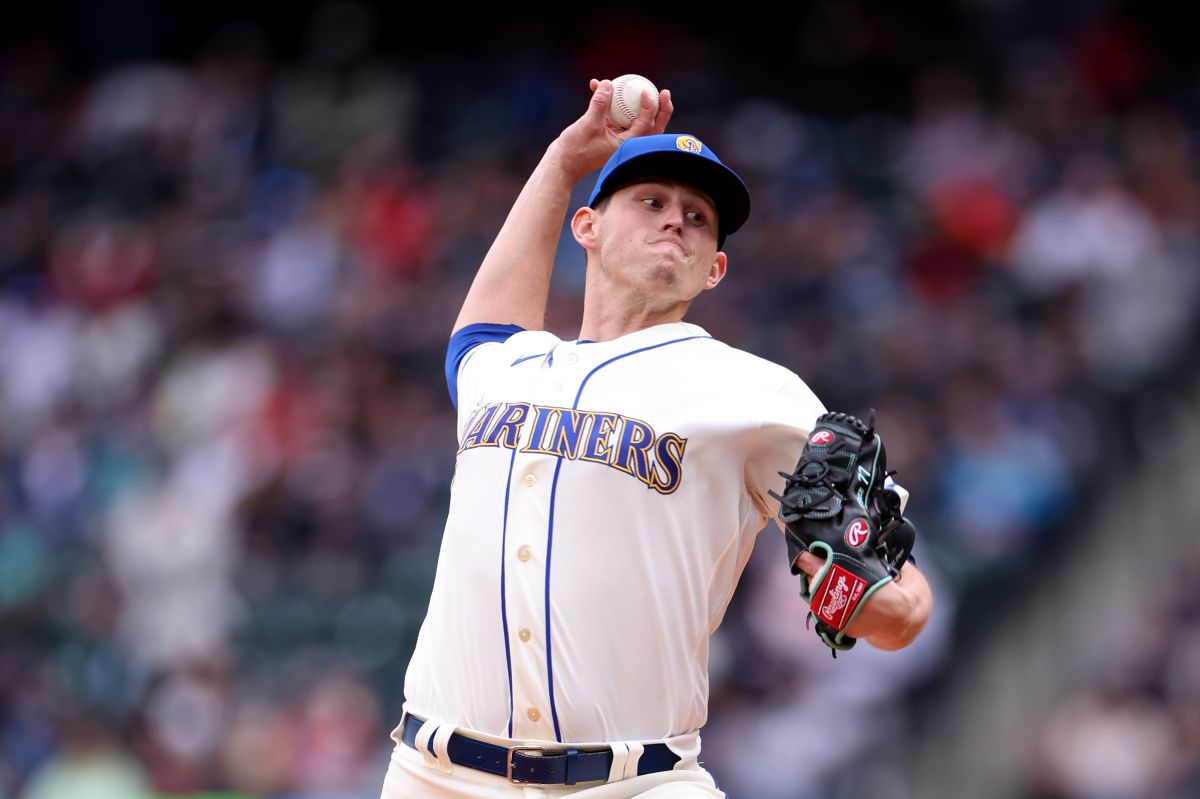 strategy-or-mistake?-mets-acquire-two-pitchers-from-the-mariners-and-release-one-of-them