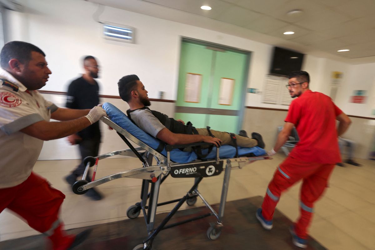 israel:-at-least-125-people-injured-after-tear-gas-shots-inside-a-hospital