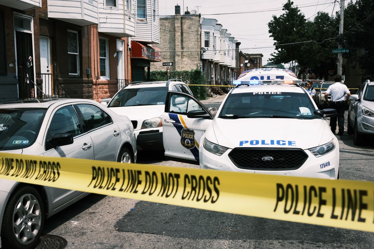 family-fight-in-new-york-turns-violent-with-a-man-stabbed-in-the-chest