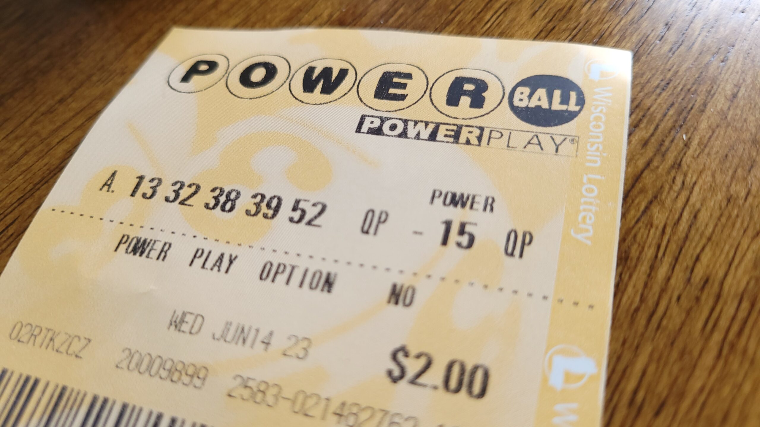 lottery-player-uses-numbers-from-a-1996-ticket-to-play-powerball-and-wins-$50,000