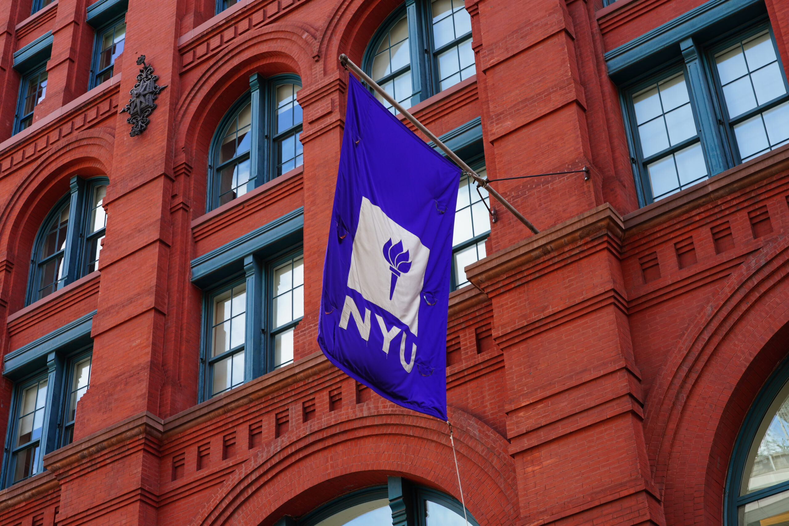 philanthropist-couple-donates-$200-million-to-nyu-medical-school-to-give-free-classes