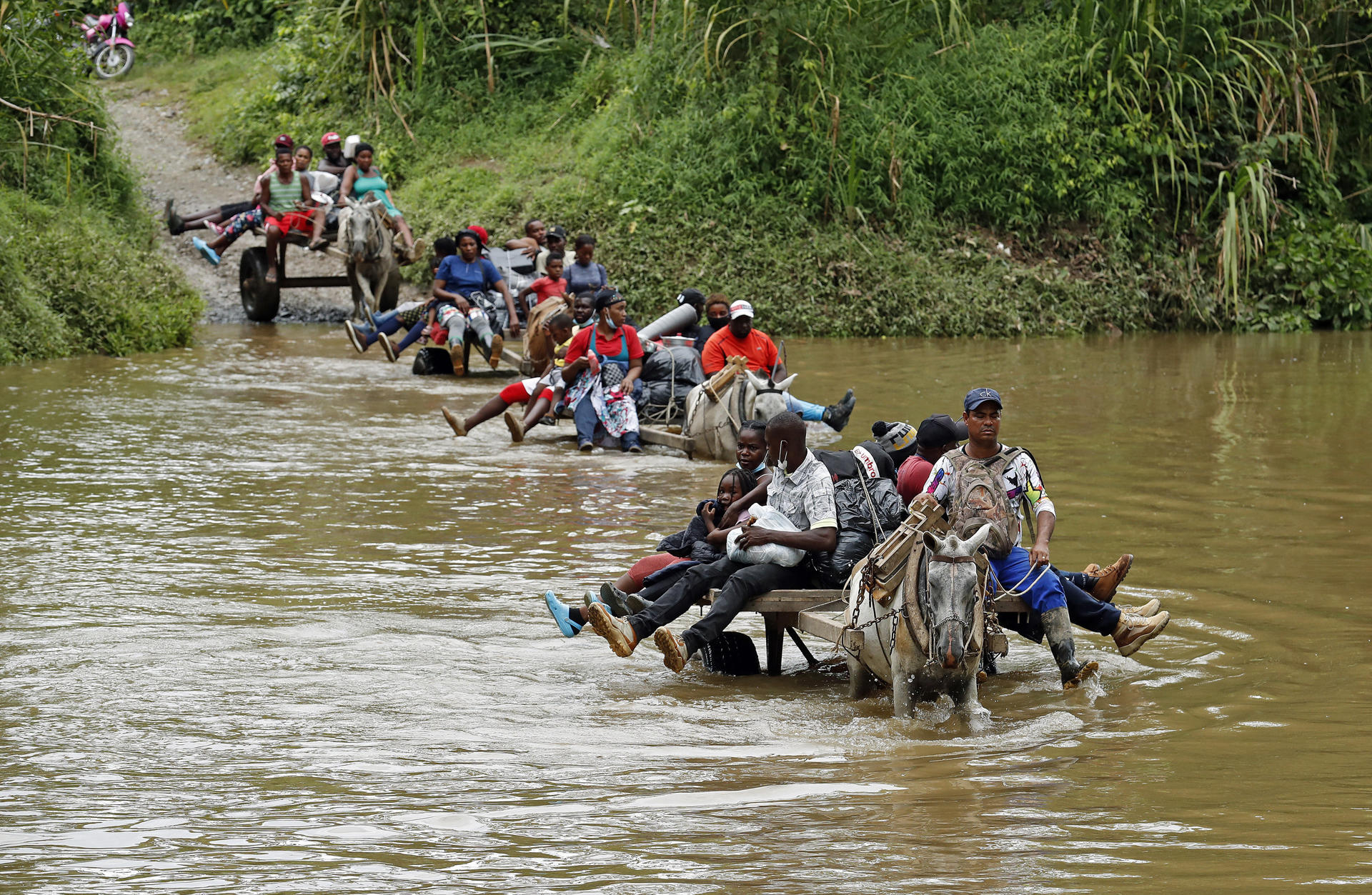 colombian-authorities-have-rescued-more-than-158-migrants-in-the-caribbean-sea