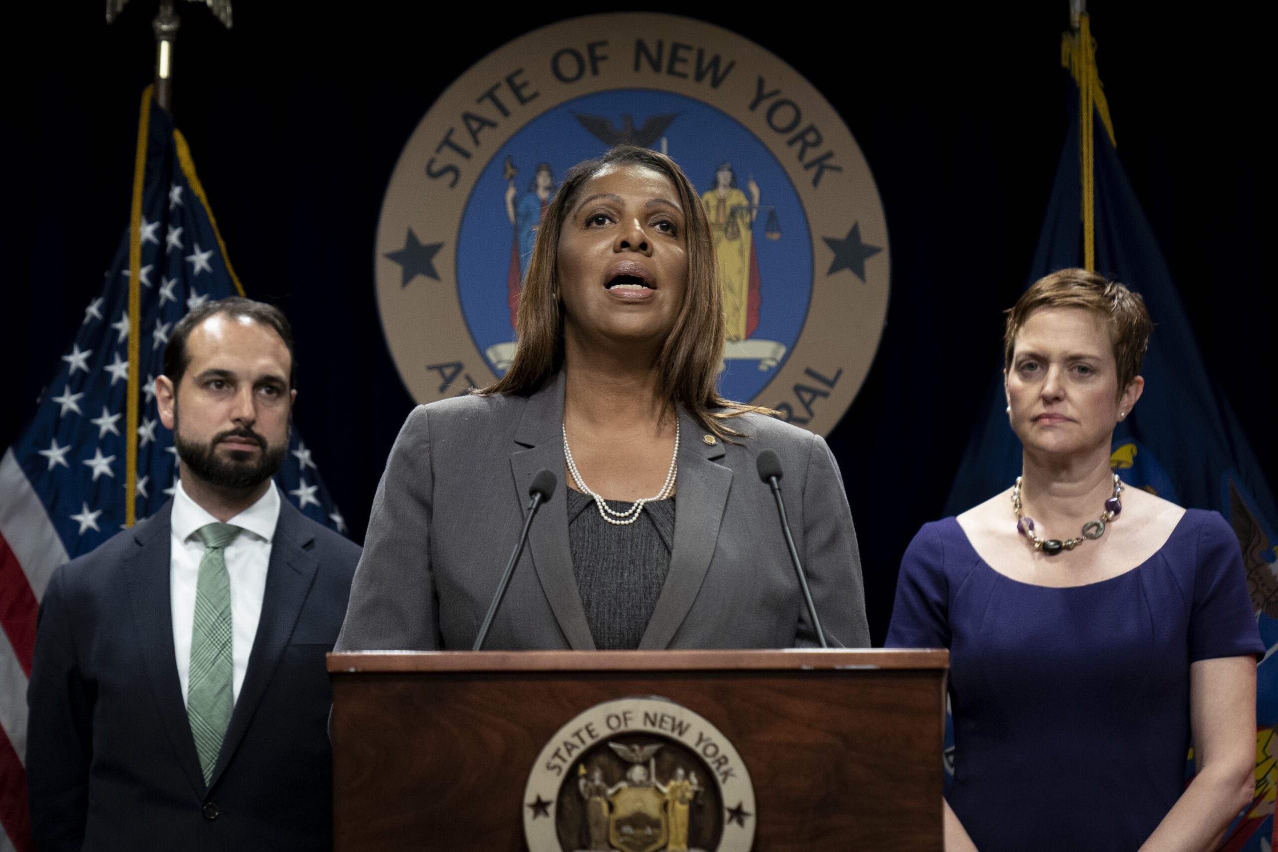 new-york-district-attorney-targets-immigrant-scammers