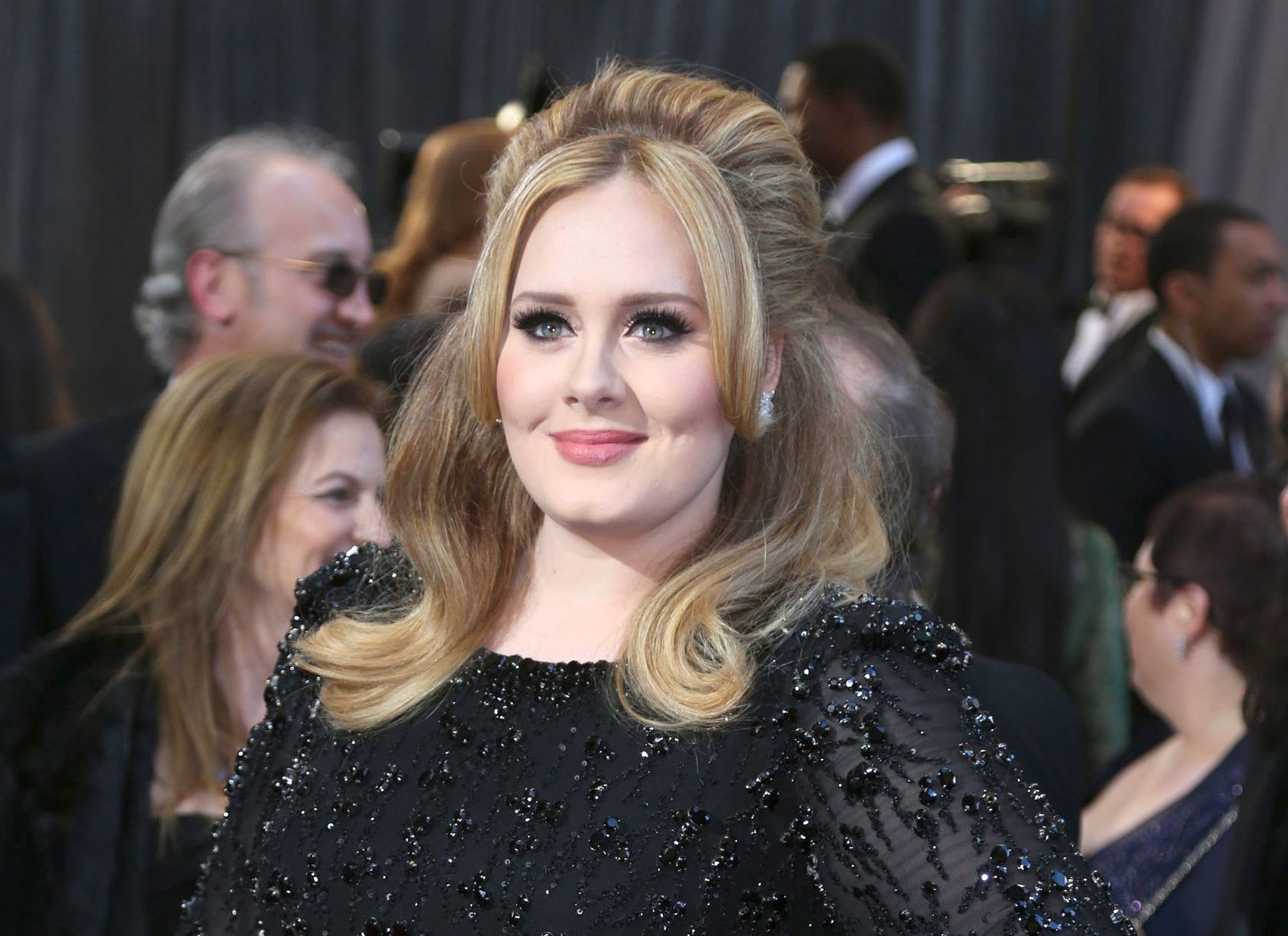 adele-reveals-that-sciatica-made-her-prostrate-in-pain-during-a-show-in-las-vegas