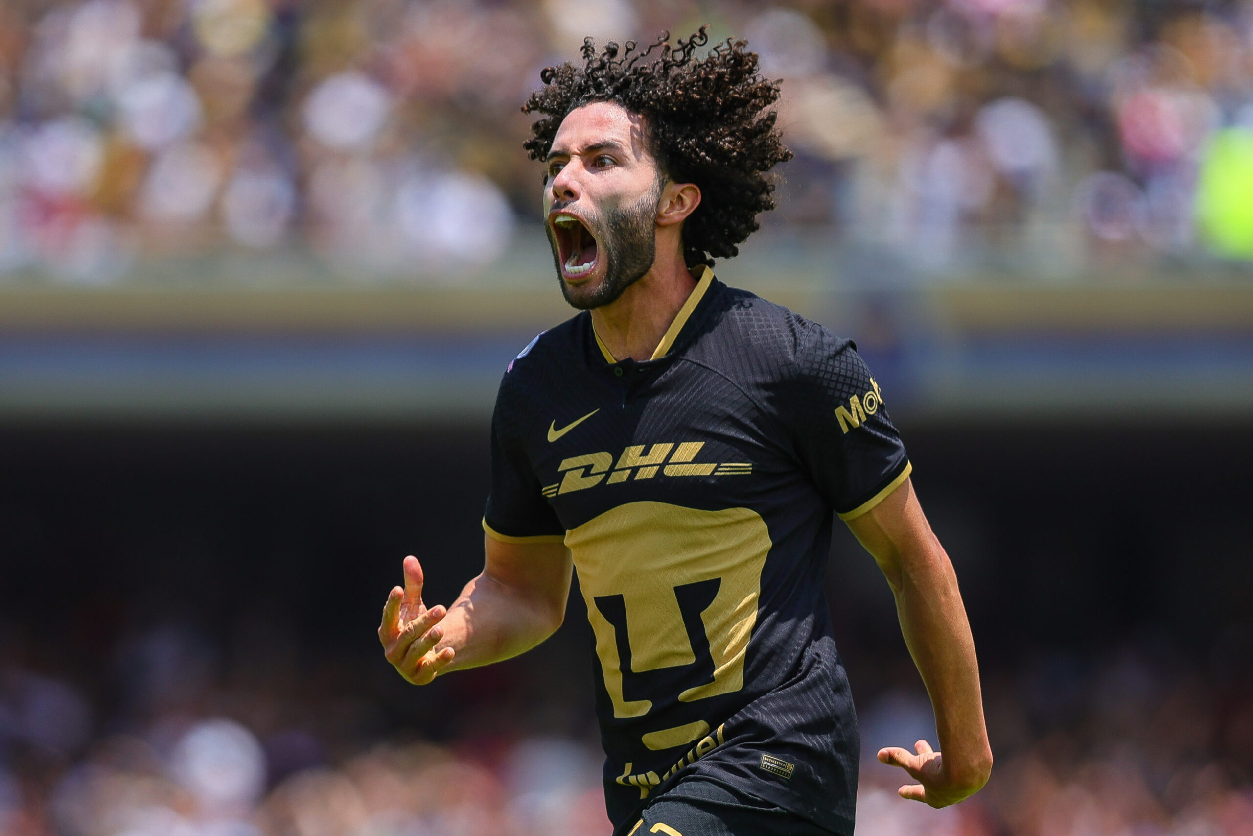 cesar-huerta-winks-at-jaime-lozano-and-shows-his-excitement-for-playing-with-the-mexican-team