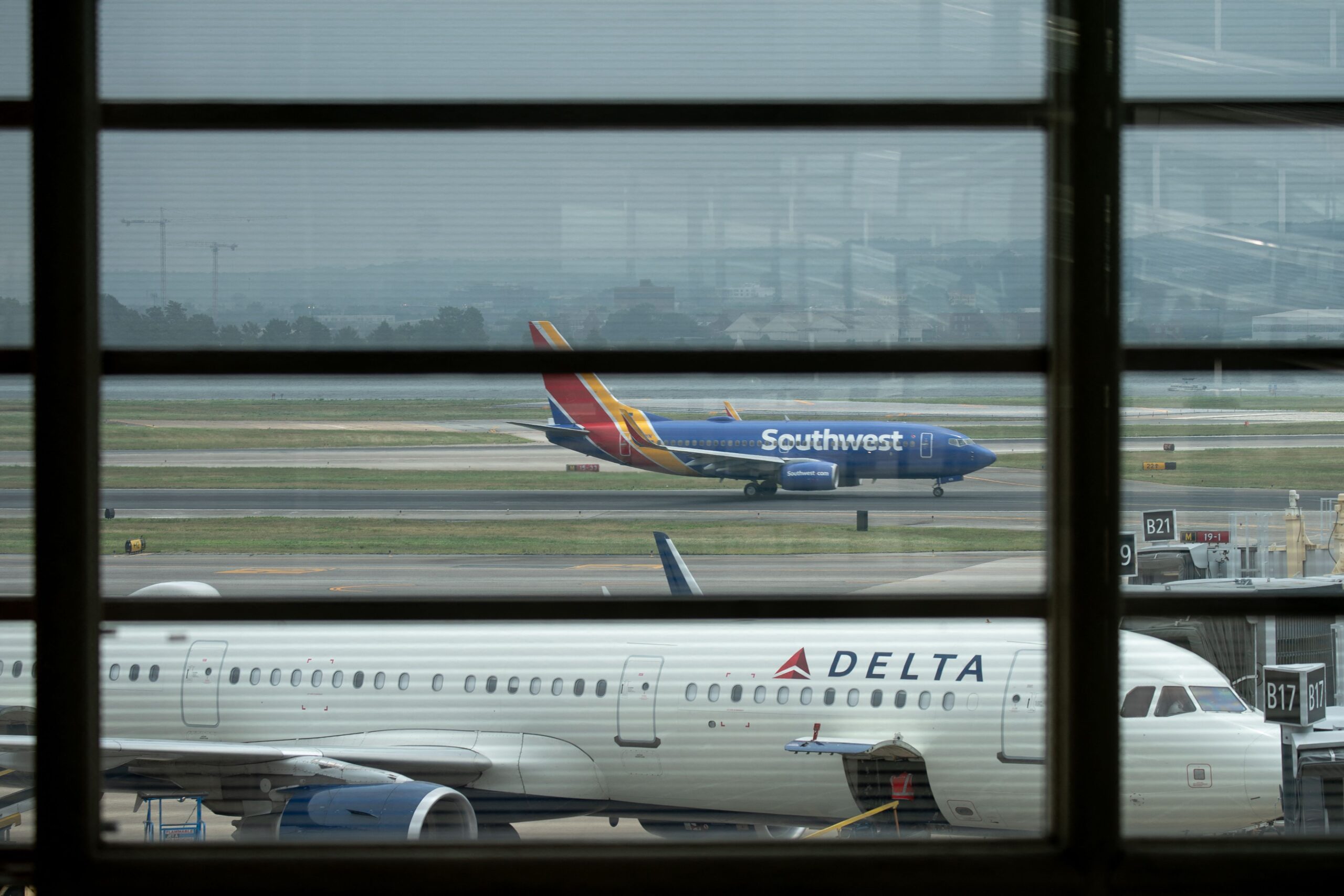 delta-airlines-flight-that-departed-in-atlanta-is-forced-to-make-an-emergency-landing-due-to-severe-diarrhea-presented-by-a-passenger