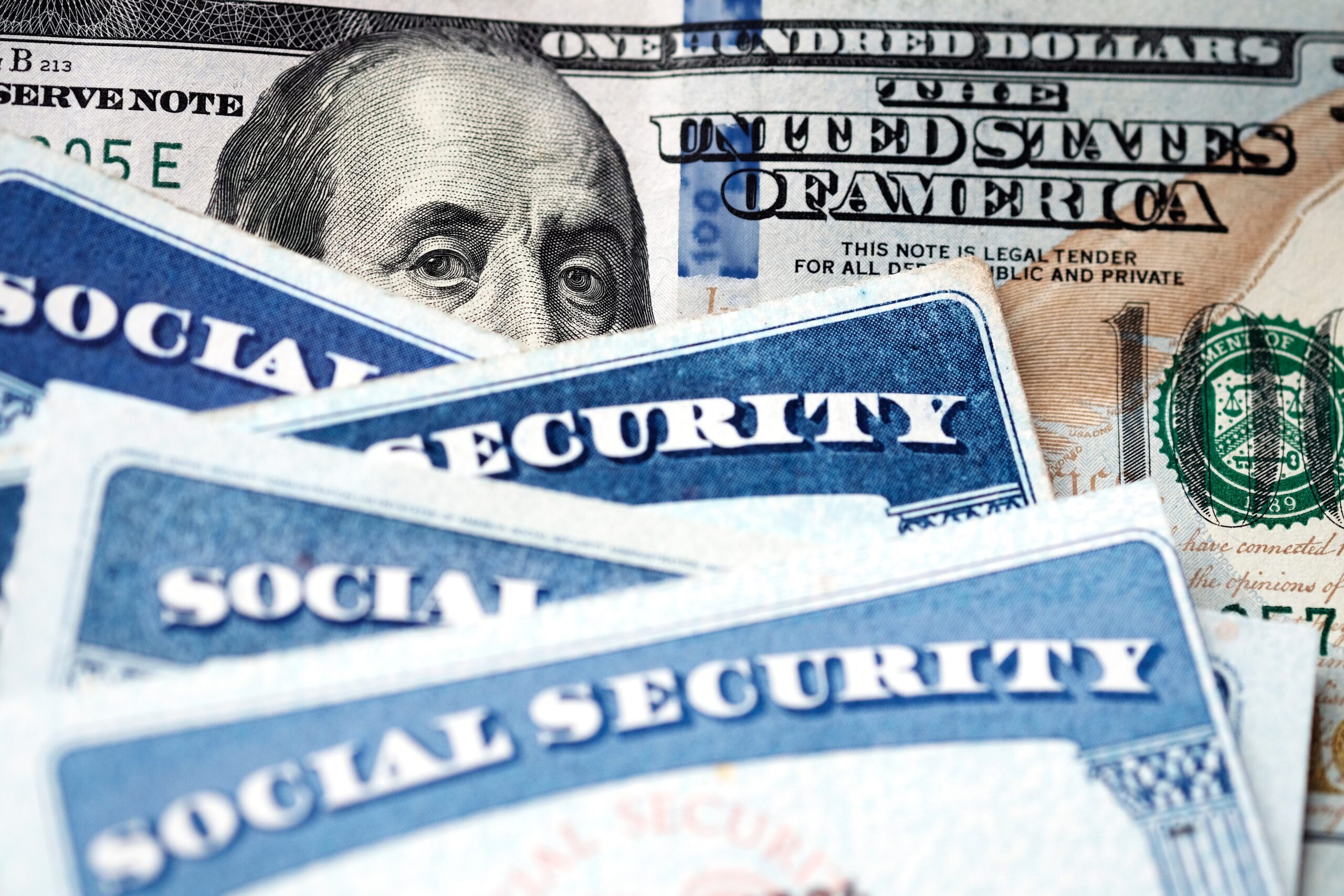 social-security-will-send-payments-of-up-to-$4,555-in-8-days