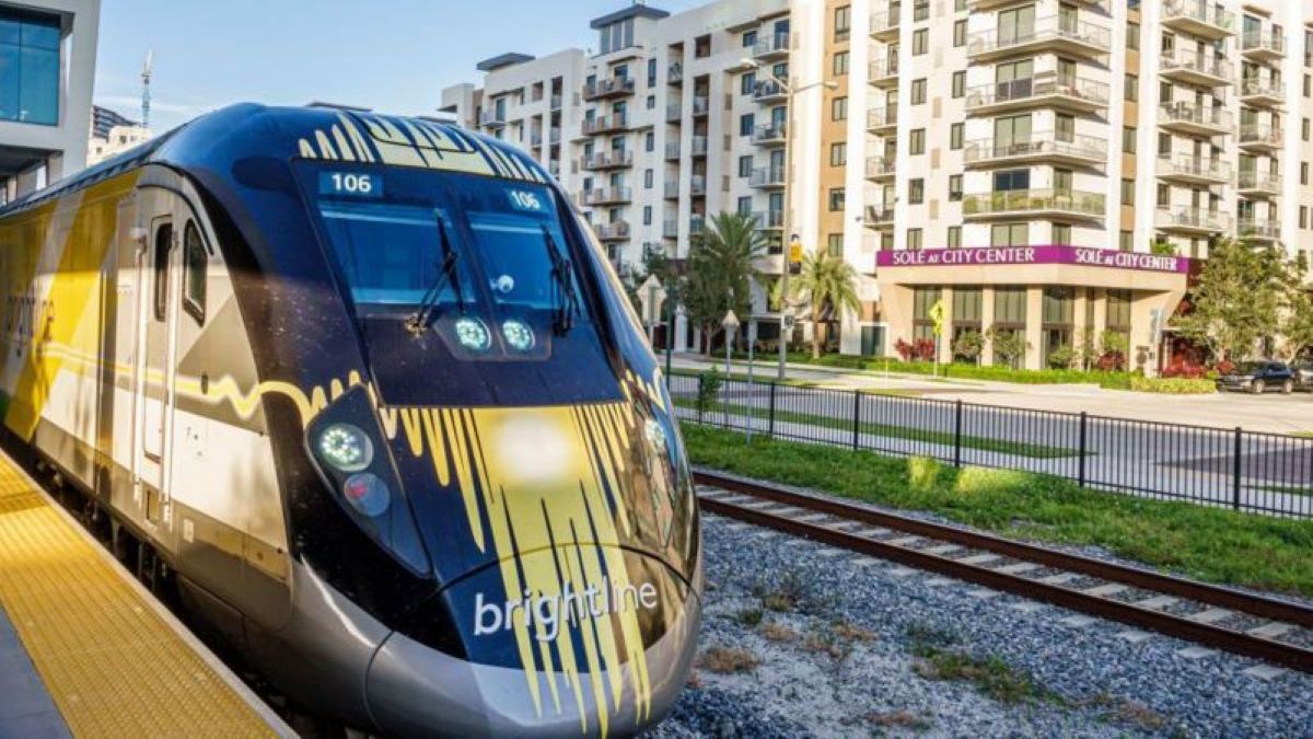 brightline,-the-(not-so)-fast-train-that-connects-miami-and-orlando:-why-it-is-so-difficult-for-the-us-to-build-a-high-speed-network