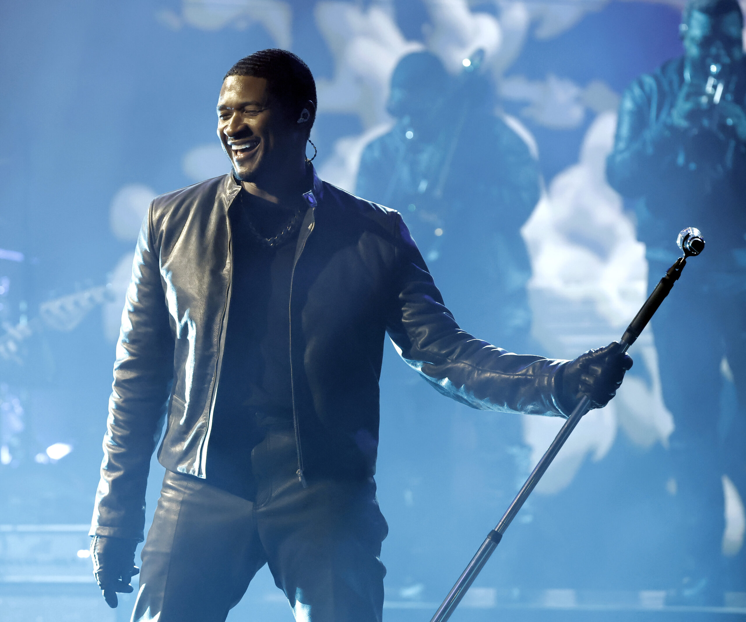 the-nfl-confirmed-usher-as-the-artist-who-will-own-the-super-bowl-lviii-halftime-show