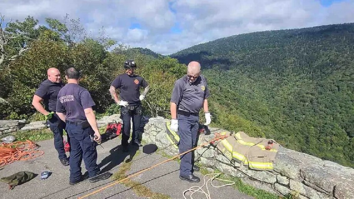 north-carolina-hiker-dies-after-falling-150-feet-down-cliff-from-waterfall-overlook