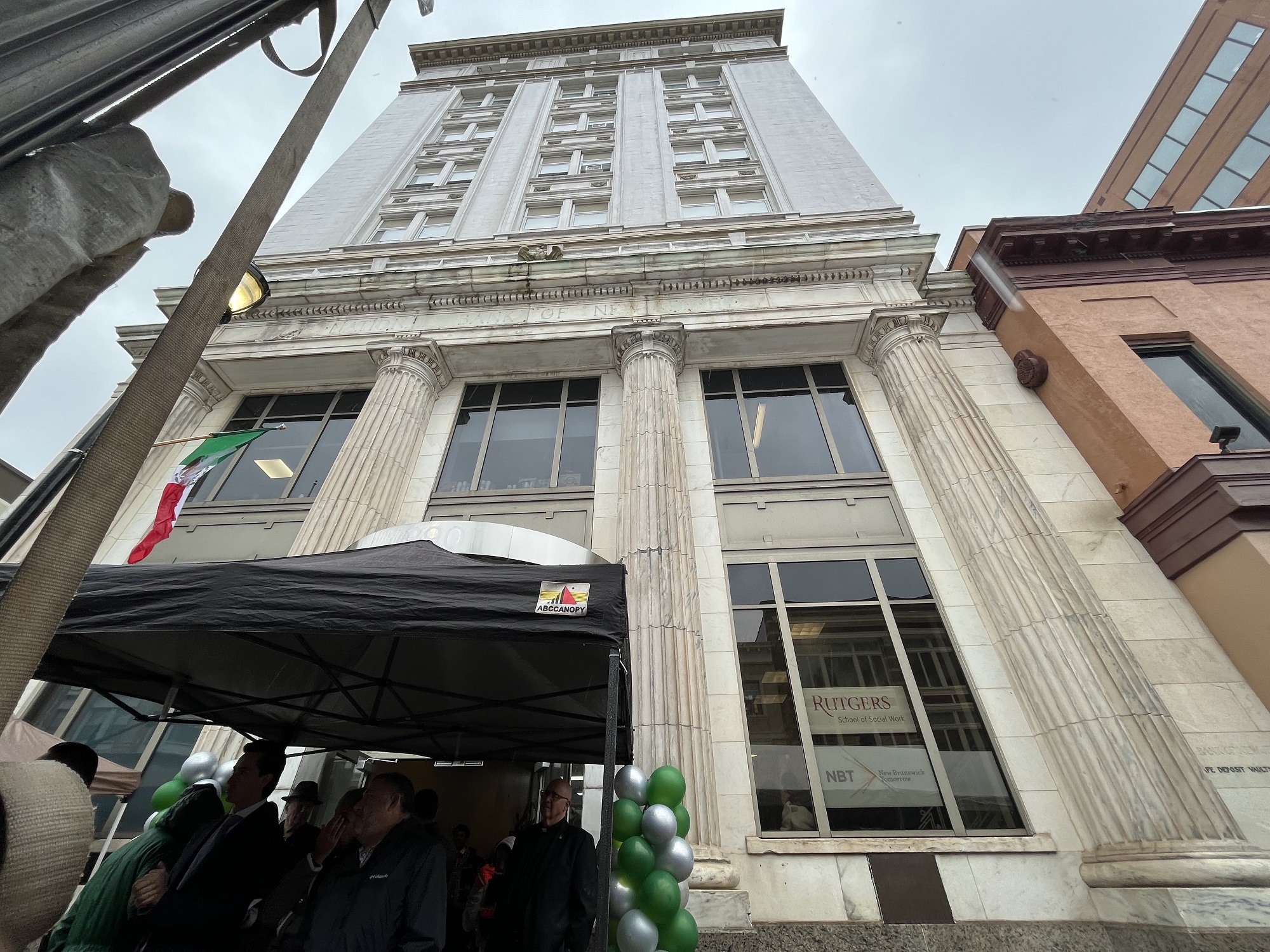 mexican-immigrants-celebrate-the-opening-of-the-consulate-in-new-jersey-amid-rain,-wind-and-snacks