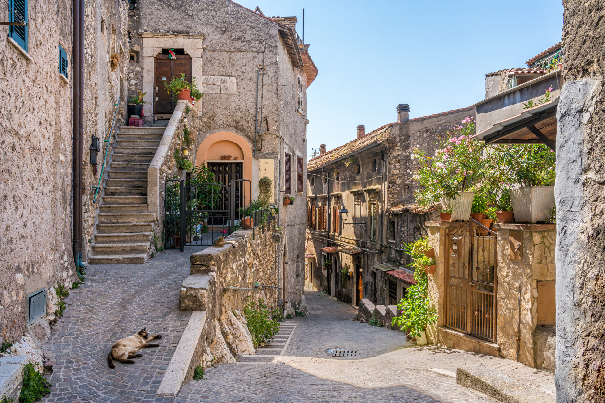 this-town-in-italy-offers-home-office-and-free-stay