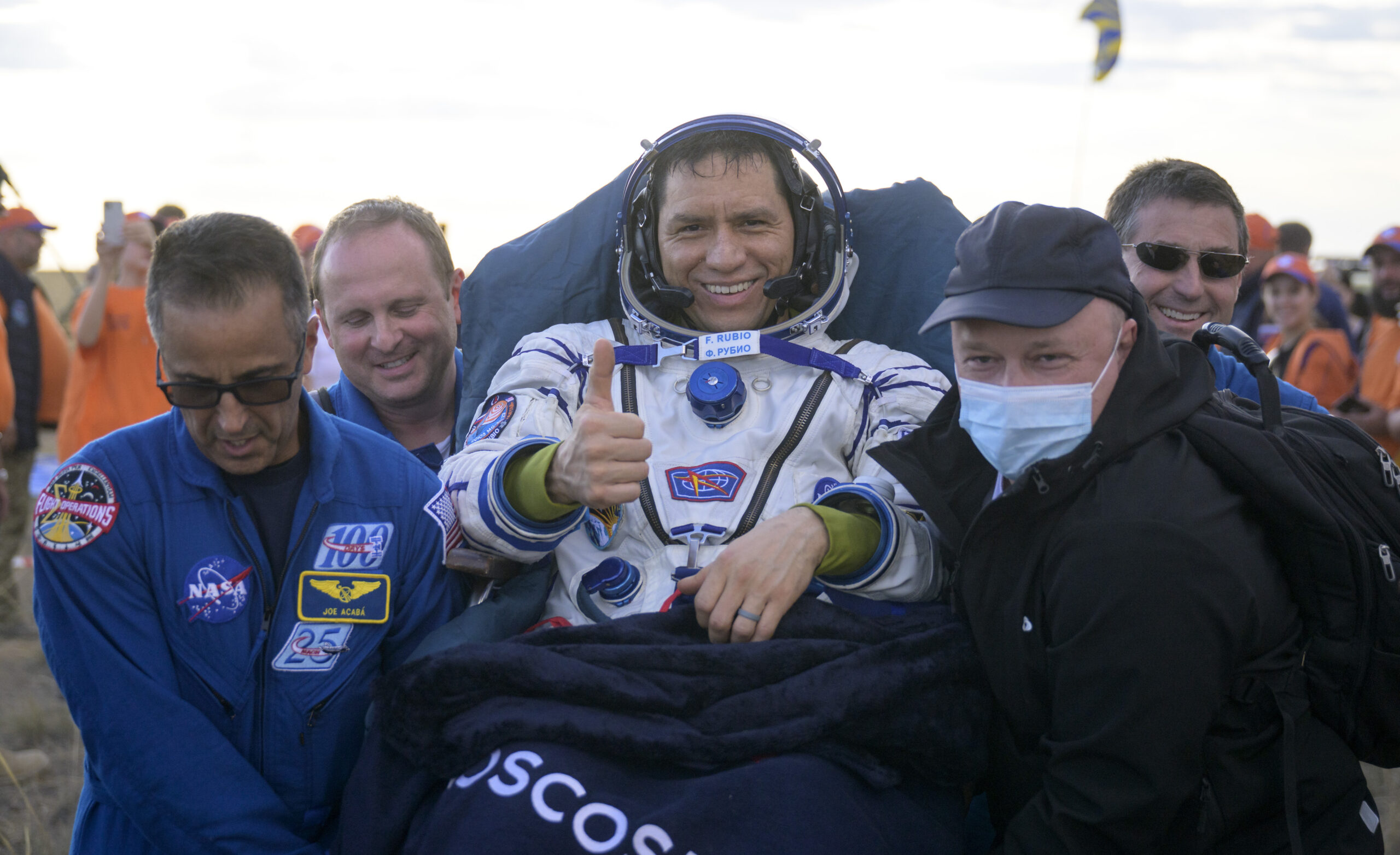 hispanic-astronaut-finally-returned-to-earth-after-a-record-of-staying-more-than-a-year-in-space