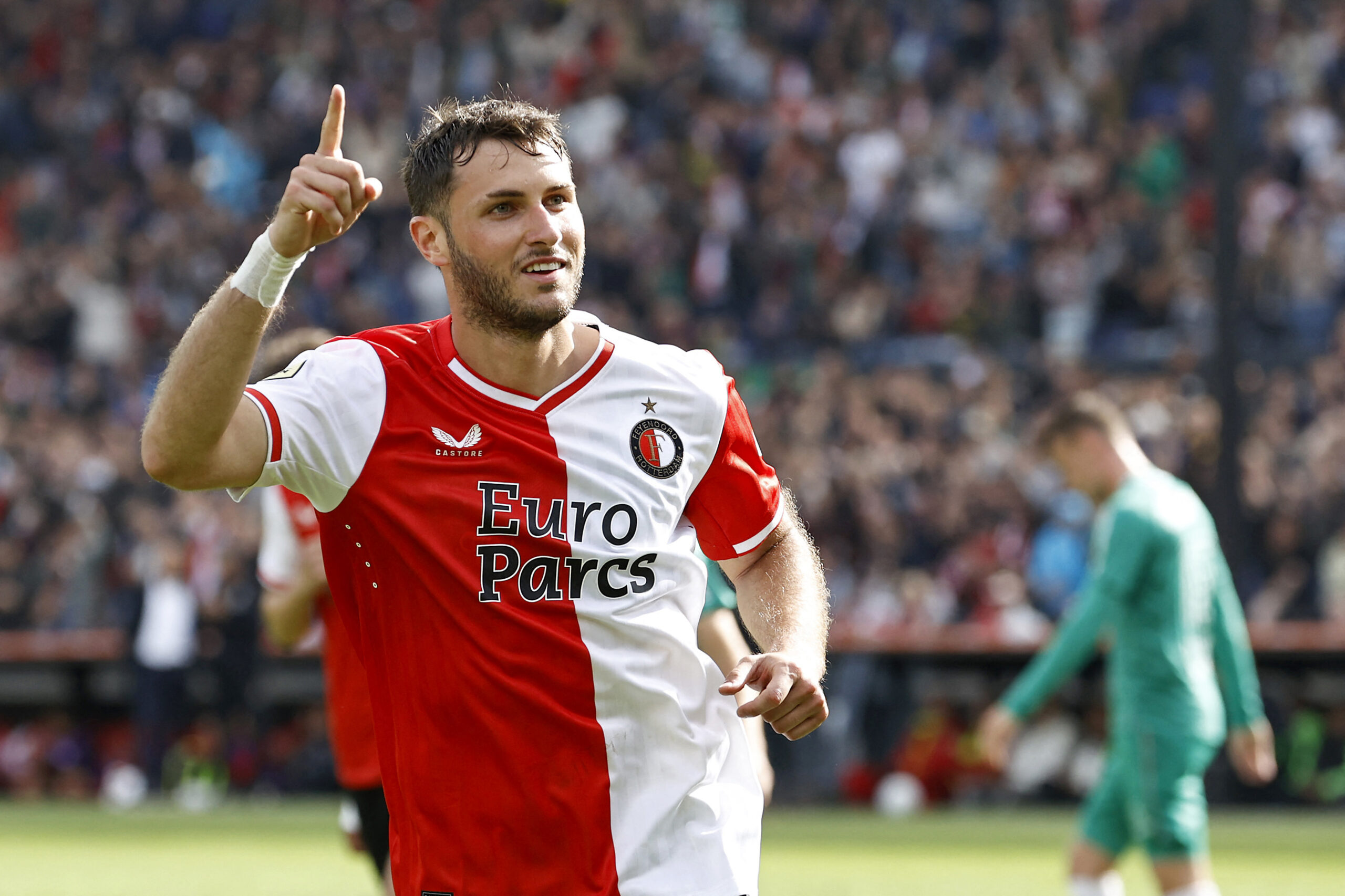 santiago-gimenez-scores-in-ajax-vs.-restart-feyenoord-and-seals-his-first-hat-trick-in-european-football-[video]