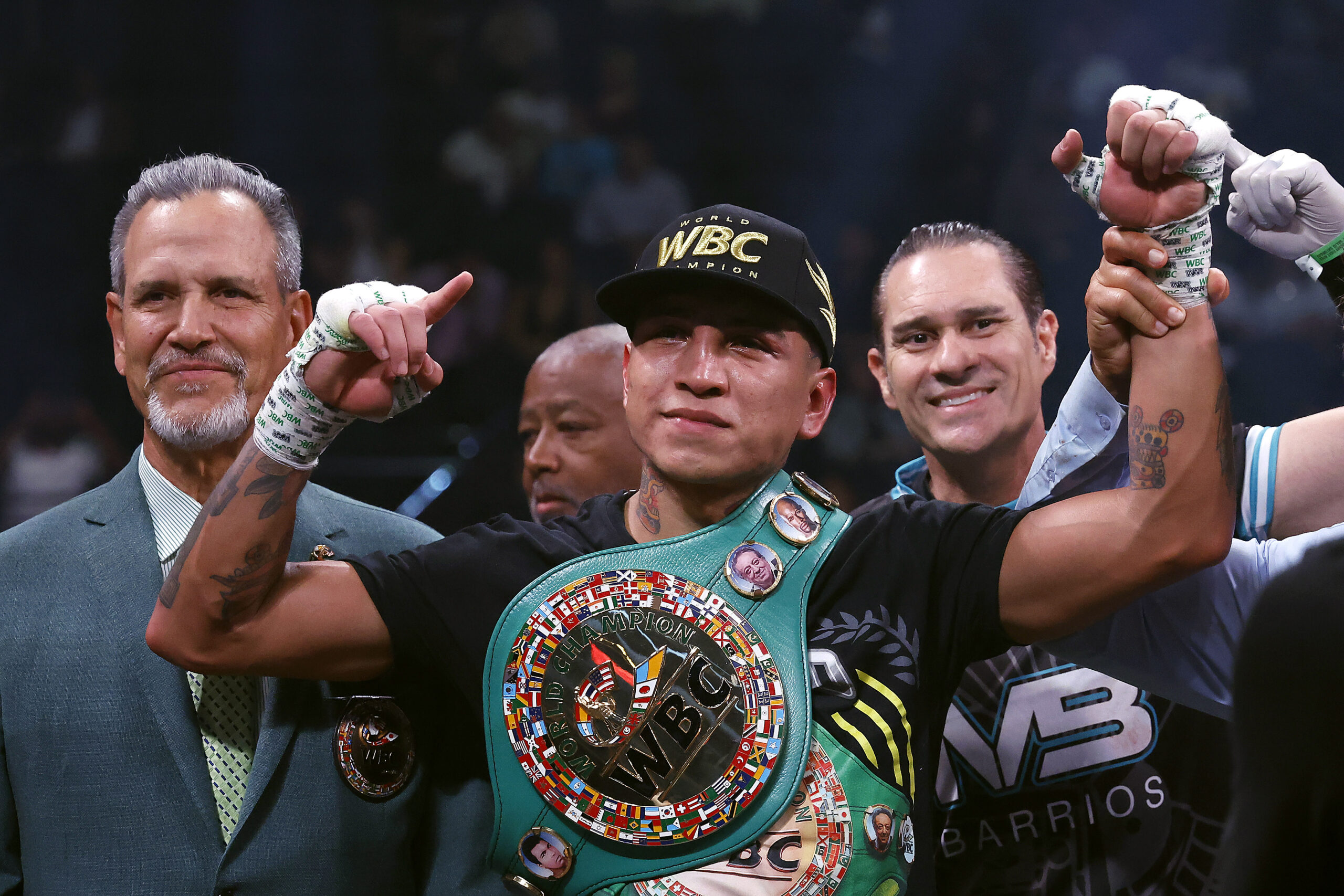 mario-barrios-defeated-yordenis-ugas-by-unanimous-decision-at-the-t-mobile-arena-in-las-vegas-[video]